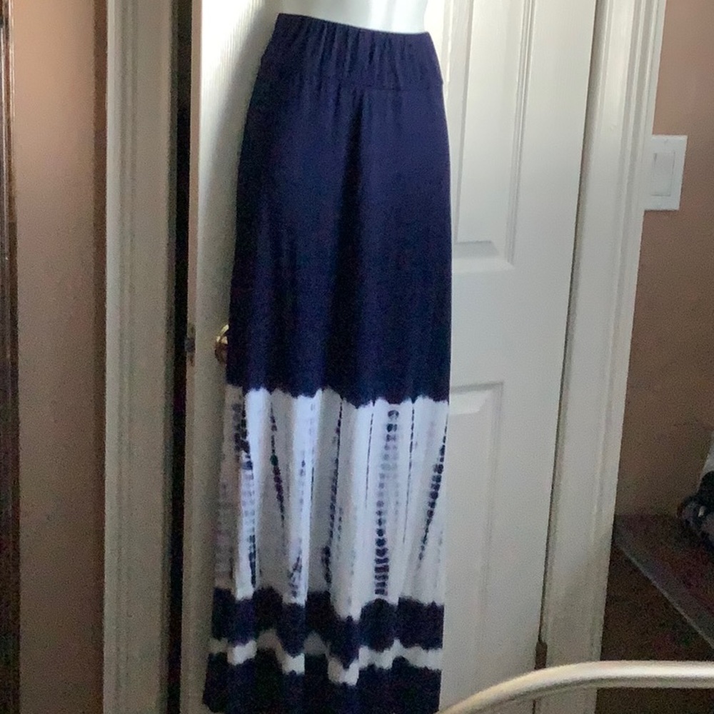 Long skirt - new